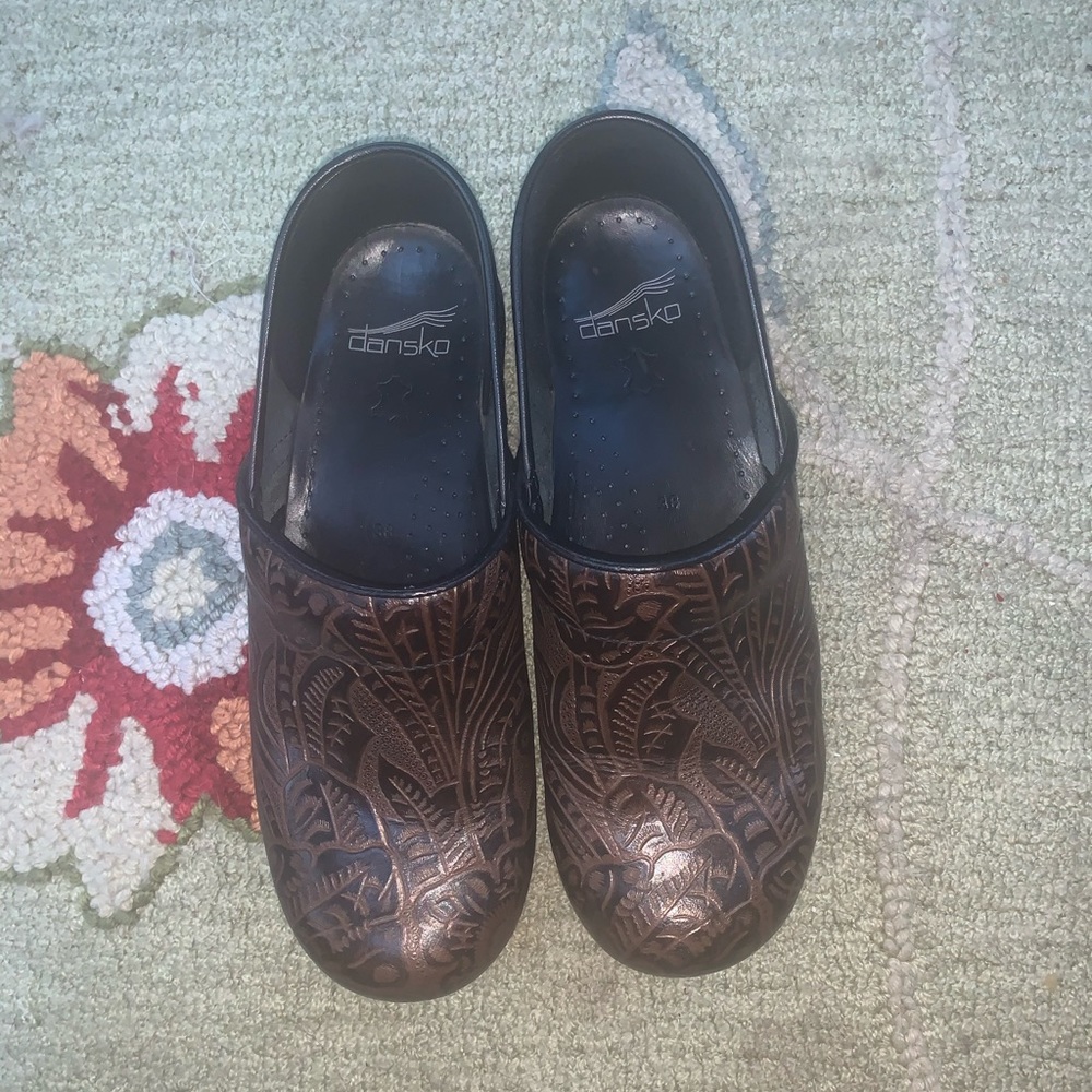 Dansko Clogs Very Good Condition!!! - image 2